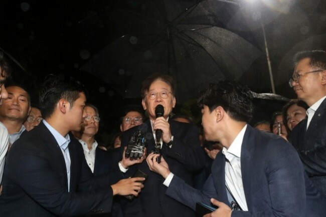 Opposition leader proposes meeting with Yoon amid growing party feud