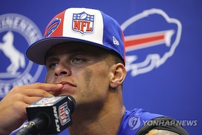 Bills Poyer Hamlin Football