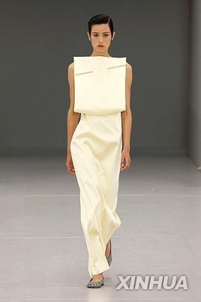 FRANCE-PARIS-FASHION WEEK-LOEWE