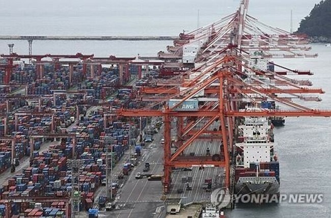 (LEAD) S. Korea's drop in exports eases in Sept. on chip sales recovery