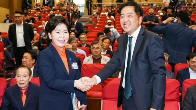 New parties struggle to offer alternative to PPP and DP