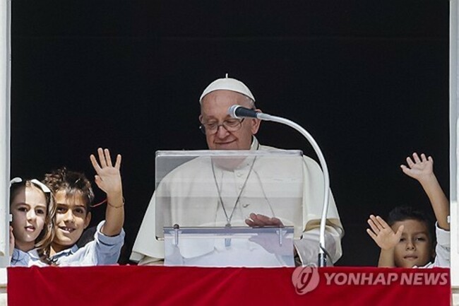 APTOPIX Vatican Pope Angelus