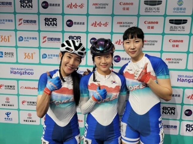 (Asiad) S. Korean women win silver in roller skating relay