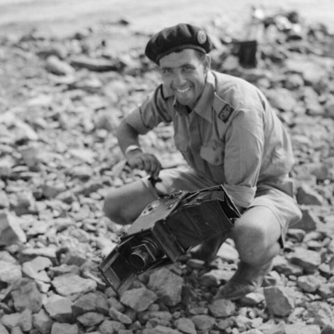 Exhibition spotlights film behind and beyond front line