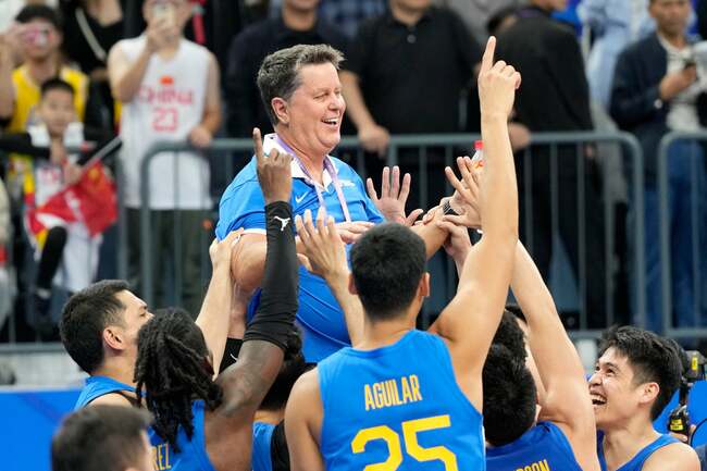Tim Cone's defensive tweaks key to Gilas' gold medal win, says Brownlee