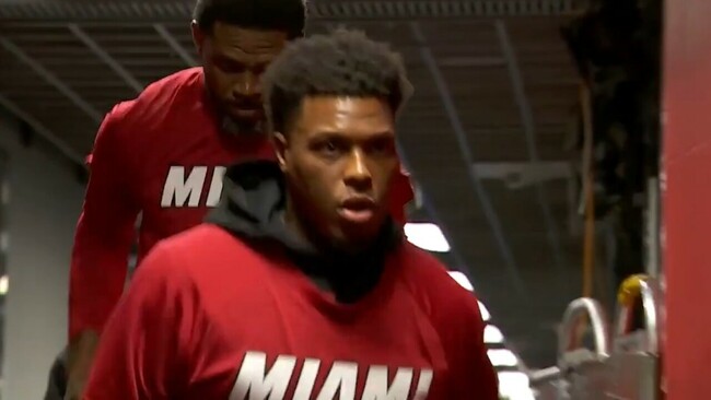 Raptors fans cheer as Lowry jogs onto court during warmups
