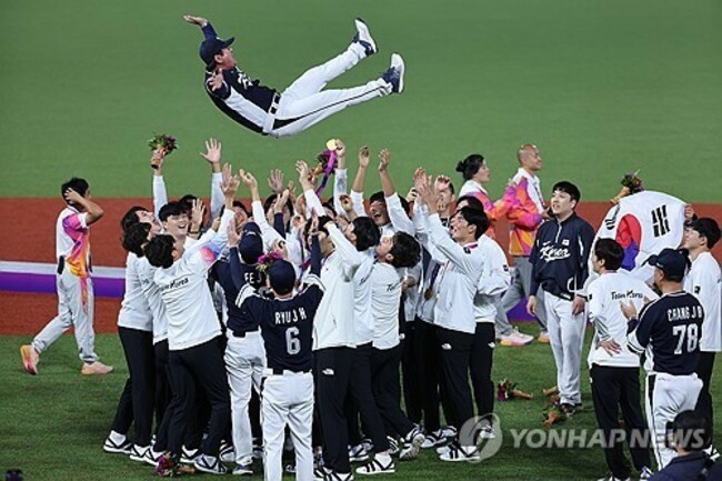 (Asiad) Baseball manager buoyed by bright future after winning gold