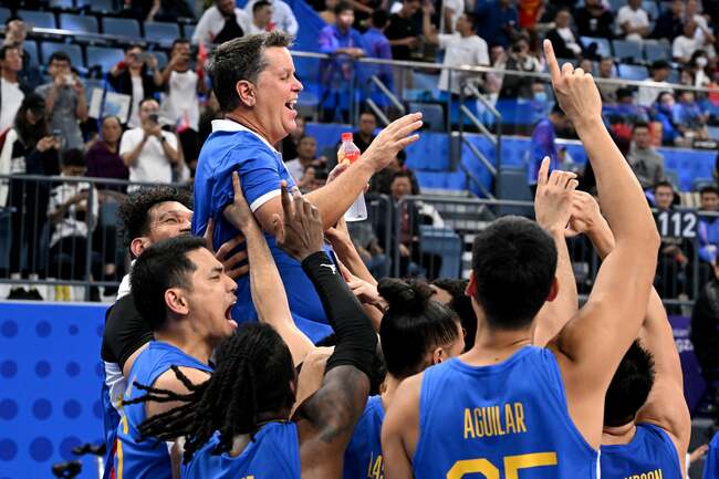 Tim Cone gets to do a little ‘writing' for Philippine basketball