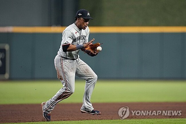 ALDS Twins Astros Baseball