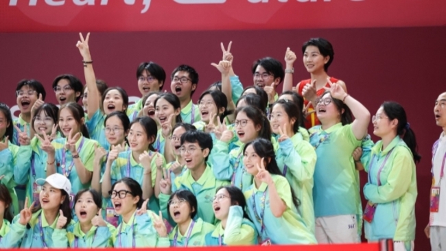 Foreign volunteers excel at Hangzhou Asiad