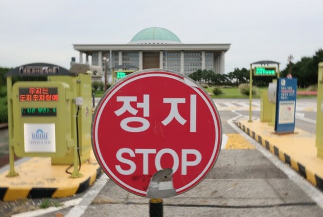 [NEWS IN FOCUS] Rudderless court system leaves major case rulings in limbo