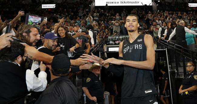 NBA: More than 13,000 fans turn out for Wembanyama, Spurs practice