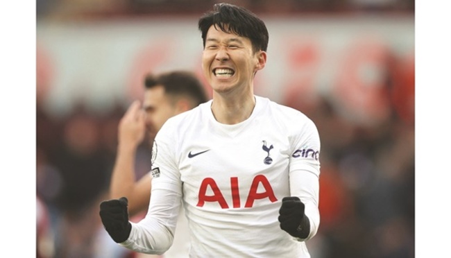 Tottenham tighten grip on top-four spot