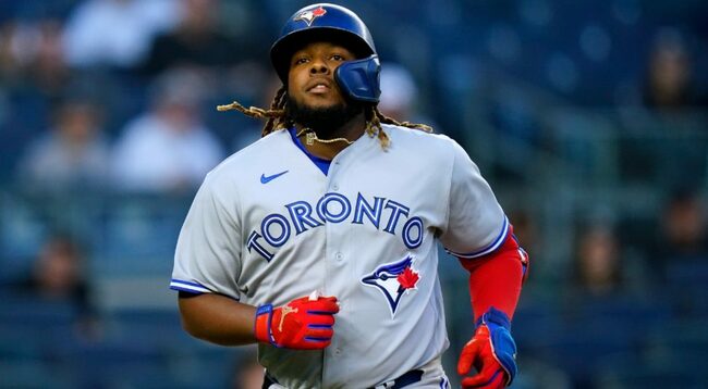 Blue Jays-Yankees game delayed by inclement weather