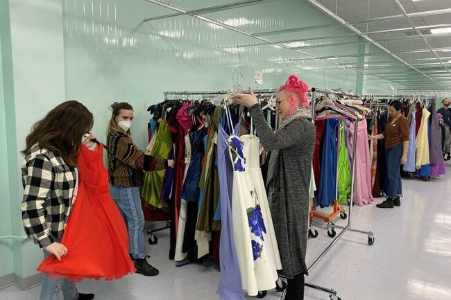 ‘Overwhelmingly joyful’ effort provides grad outfits for struggling Calgary families