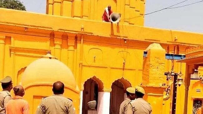 Ahead of Festivals, UP Police Remove Loudspeakers From Religious Premises