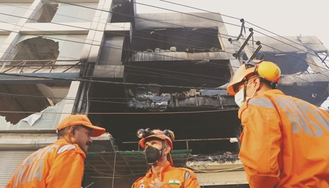 Building fire kills 27 in New Delhi