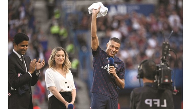 Mbappe snubs Real Madrid to stay at PSG