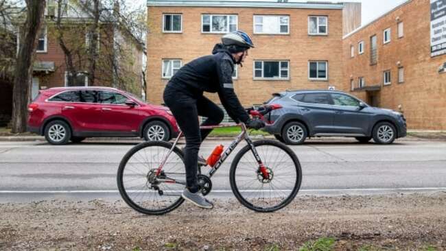 Winnipeg cyclists frustrated by gravel in bike lanes