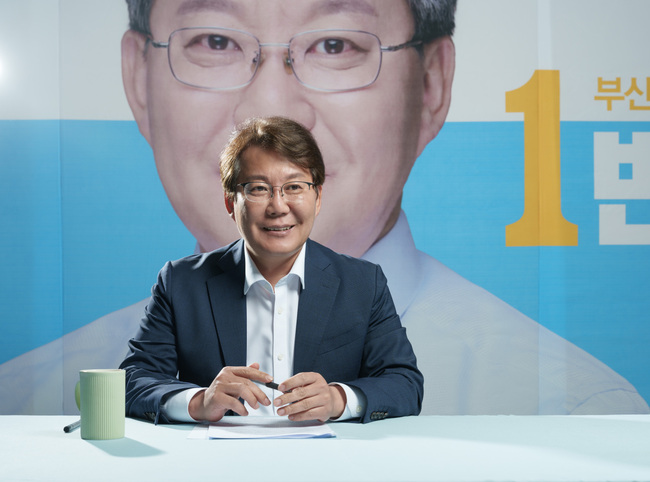 [Herald Interview] Opposition candidate promises growth with airport, World Expo in Busan mayor bid