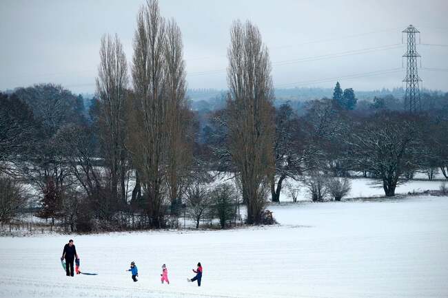 Weather map shows how wintry showers will move across UK tonight as new snow and ice warnings issued
