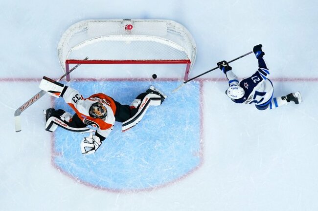 Winnipeg Jets dump Flyers 4-1 in final game before trade deadline