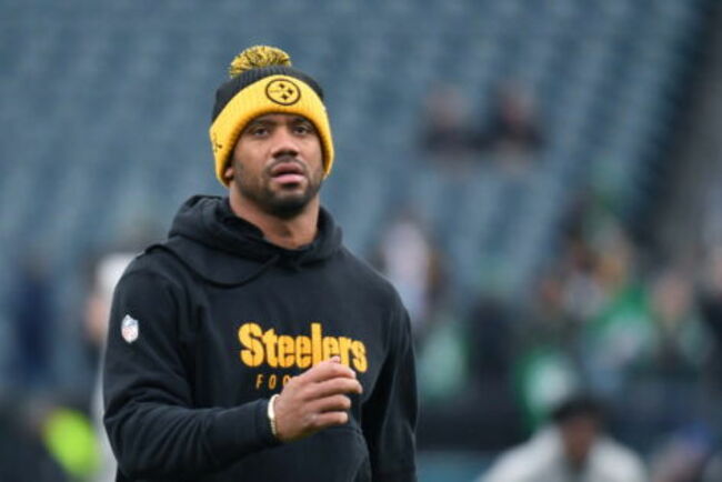 Pressure Mounts on Russell Wilson as Steelers Considering Offer for 36-TD Playoff QB After Justin Fields Update: Report