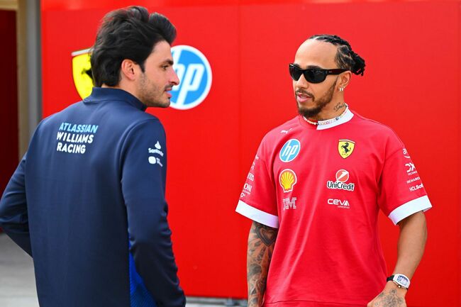 Lewis Hamilton furious at Carlos Sainz for blocking him during the F1 Japanese GP qualifying