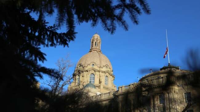Auditor general denies that Alberta gov't using lawyer for investigation is normal