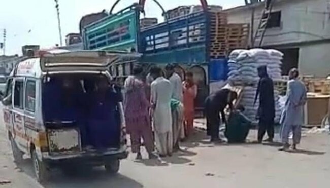 Karachi labourer spikes drinks of 22 co-workers, robs them: police