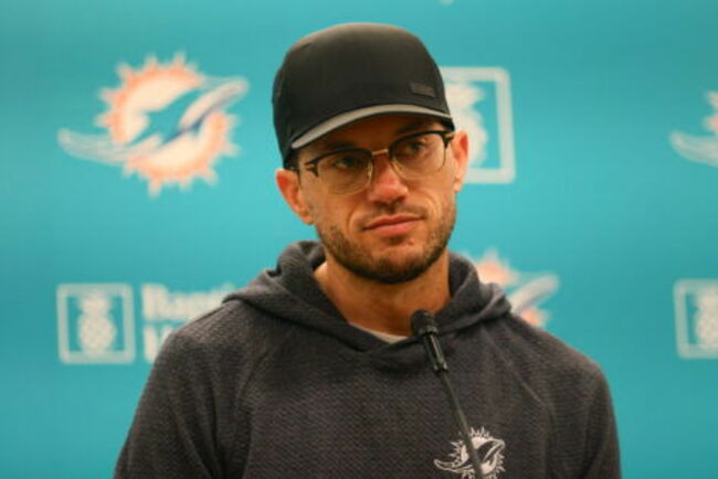 Dolphins News: Mike McDaniel Gets Concerning $32M Update After Trading Jalen Ramsey