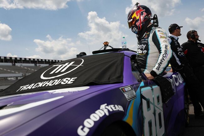 “We’re in a nice position”: Shane van Gisbergen says Trackhouse is prepared for strategic risks in Chicago