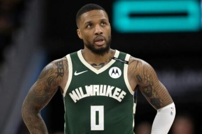 Damian Lillard Sends 3-Word Message to Ex-Teammate After Portland Return