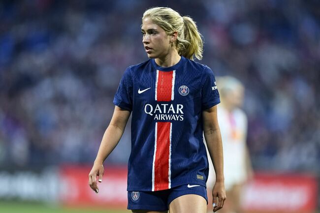USWNT player Korbin Albert announces engagement to NFL player Spencer Shrader; Casey Krueger & others send love