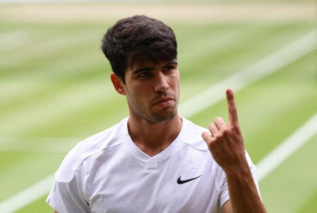 Carlos Alcaraz Suffers Same Medical Issue That Affected French Open Finals at Wimbledon