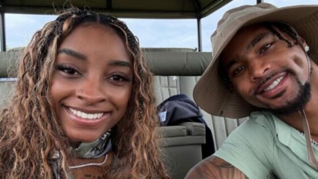 Simone Biles Whisks Jonathan Owens Away from Training with 2-Word Update