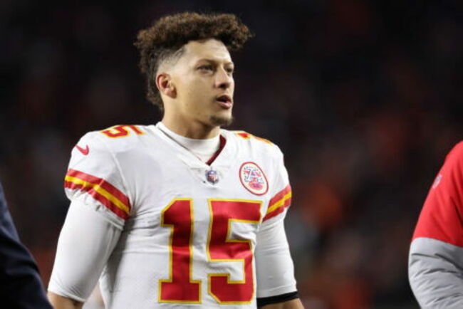 Chiefs Legend Reflects on 32-Year Old Decision & Issues Bold Prediction About Patrick Mahomes