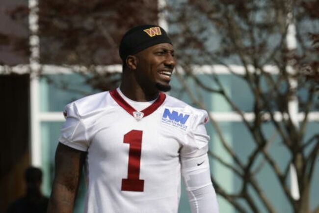Deebo Samuel Shades Kyle Shanahan’s Predictable System as Commanders WR Sees New Freedom Under Kliff Kingsbury