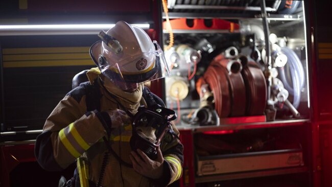 Suspicious fire rips through tobacco store west of Brisbane