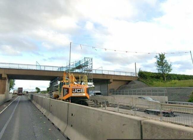 Traffic on the A1: 'Severe delays' on the A1 near Pontefract after lorry breaks down in single-lane section