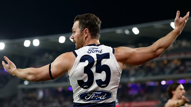 Geelong rest Dangerfield; Pies recall key trio: AFL round 22 teams and expert tips