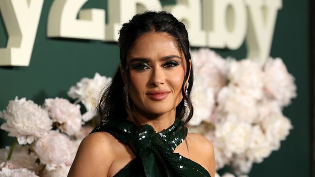 Salma Hayek showcases filter-free glimpse of surprising getaway spot with celebrity friends