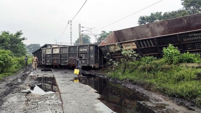 Railways issues alert after relief engine collides derailing stranded train in Jharkhand