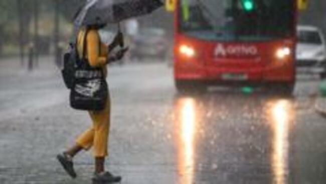 How to stay safe during a storm and what to do in a power cut
