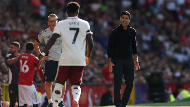 What early issues need solving for some top Premier League clubs?