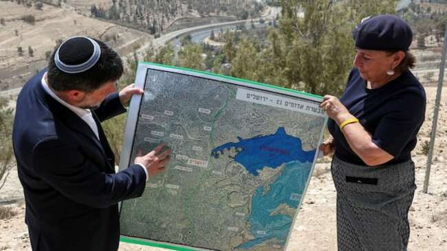 Israel approves controversial West Bank settlement project