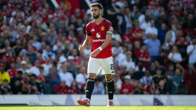 Transfer rumors, news: Man Utd's Bruno wanted by Al Ittihad