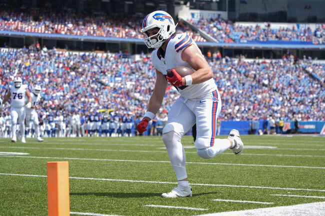 Hunter Henry or Dalton Kincaid or Dallas Goedert: Which TE should I start in fantasy football 2025?