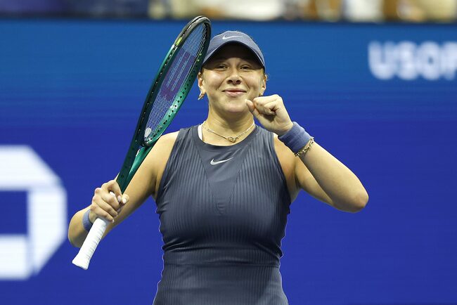 Amanda Anisimova cruises into US Open quarterfinals and chance at Iga Swiatek revenge