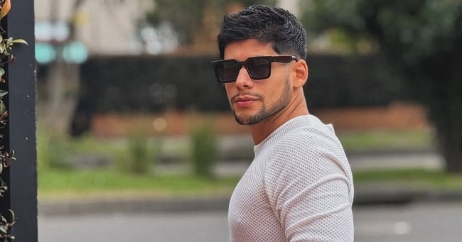 Too Hot to Be Platonic? Meet the GBF Everyone's Low-Key in Love With